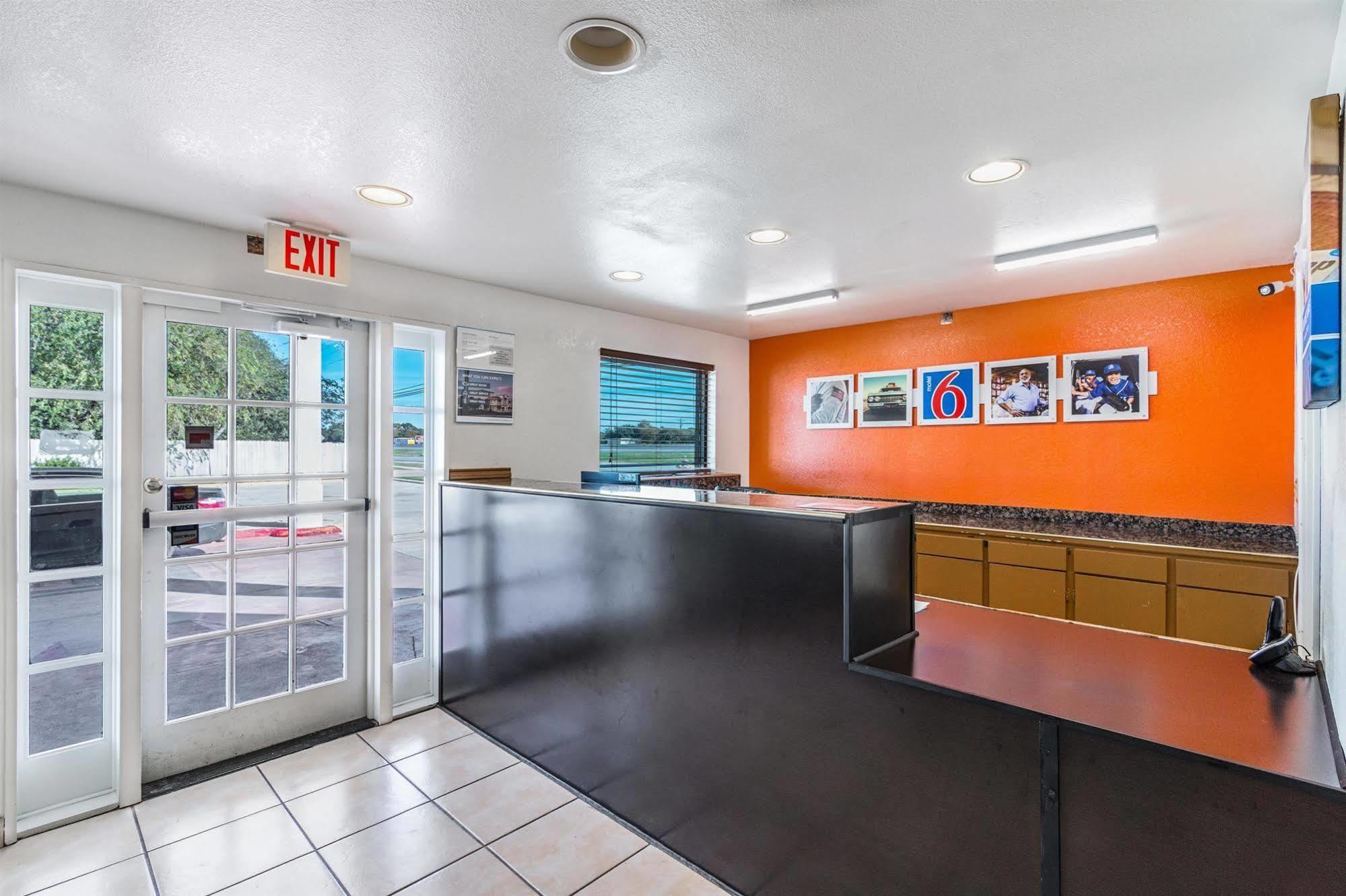 Motel 6-San Marcos, Tx - North Luaran gambar